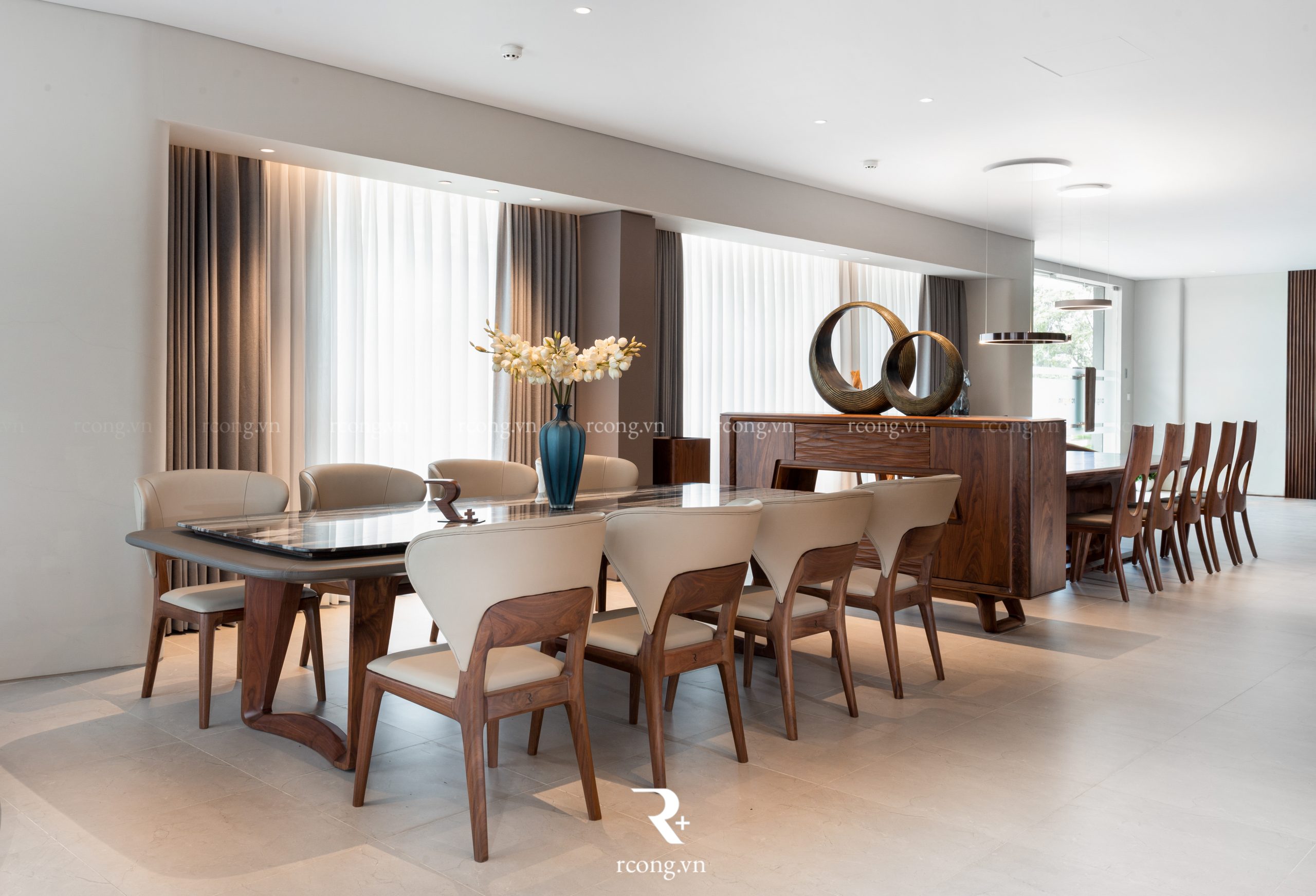 Showroom R Cộng – Chi Nhánh Sài Gòn