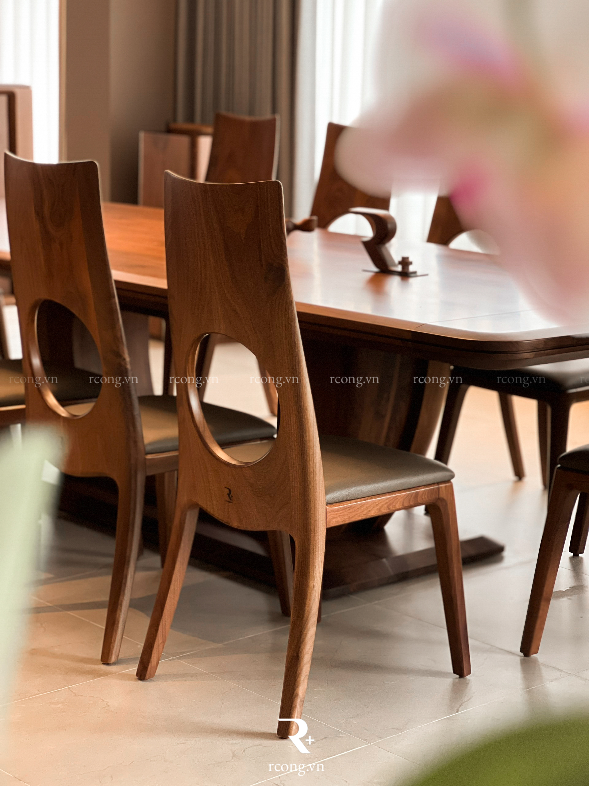 Showroom R Cộng – Chi Nhánh Sài Gòn