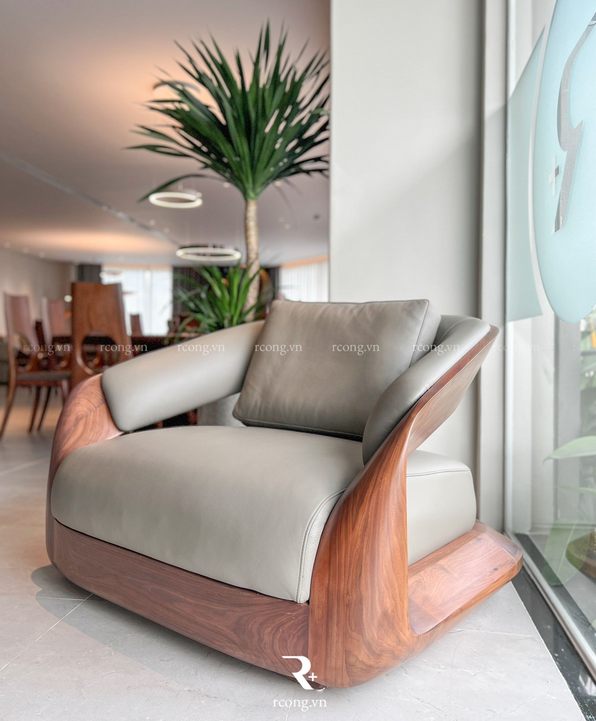 Showroom R Cộng – Chi Nhánh Sài Gòn