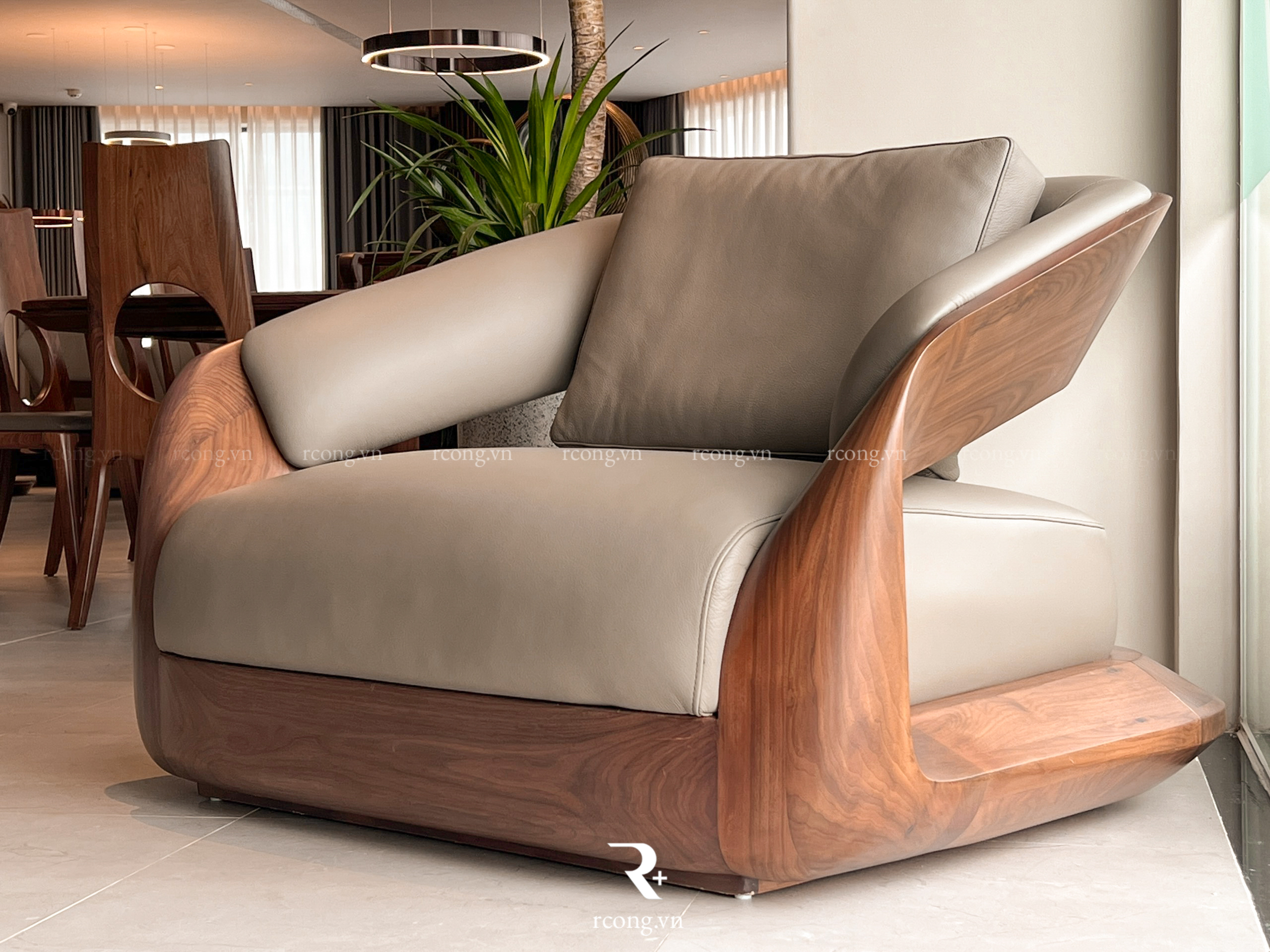 Showroom R Cộng – Chi Nhánh Sài Gòn