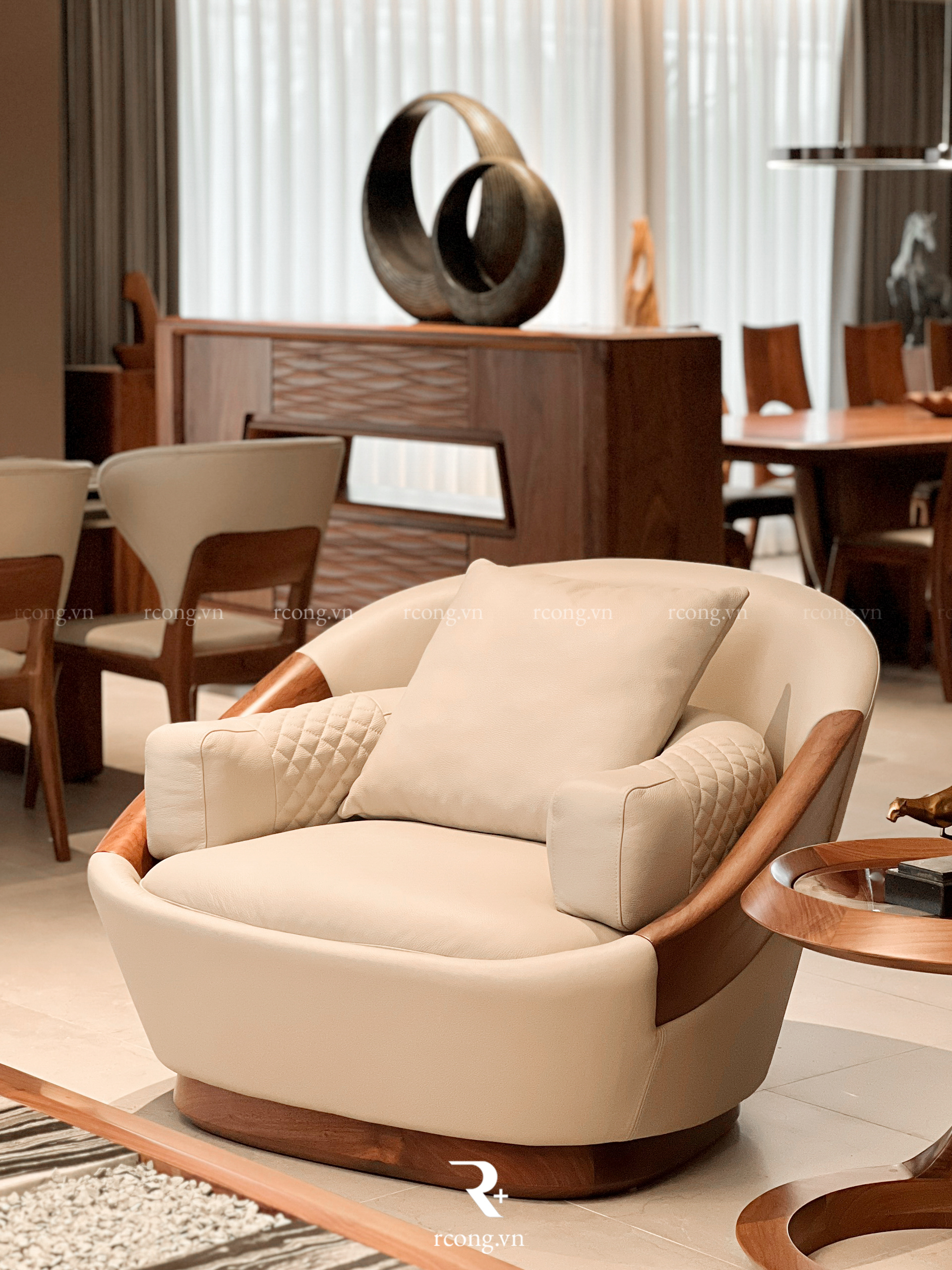 Showroom R Cộng – Chi Nhánh Sài Gòn