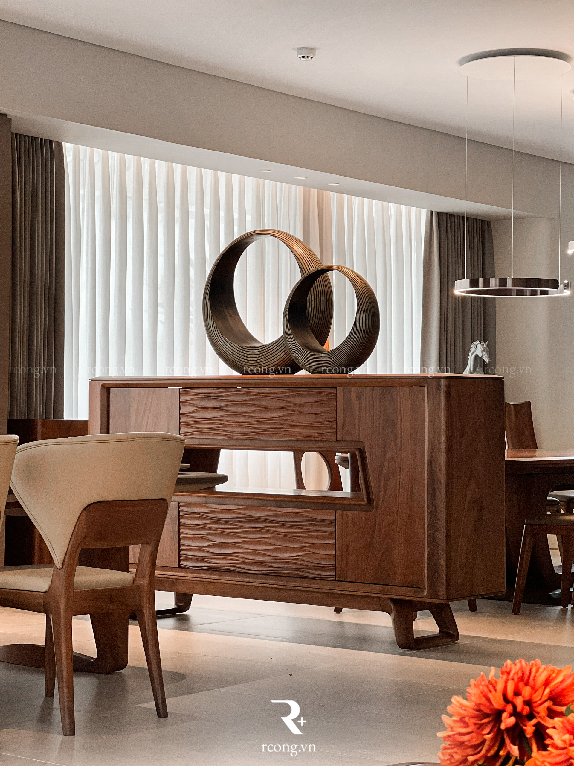 Showroom R Cộng – Chi Nhánh Sài Gòn