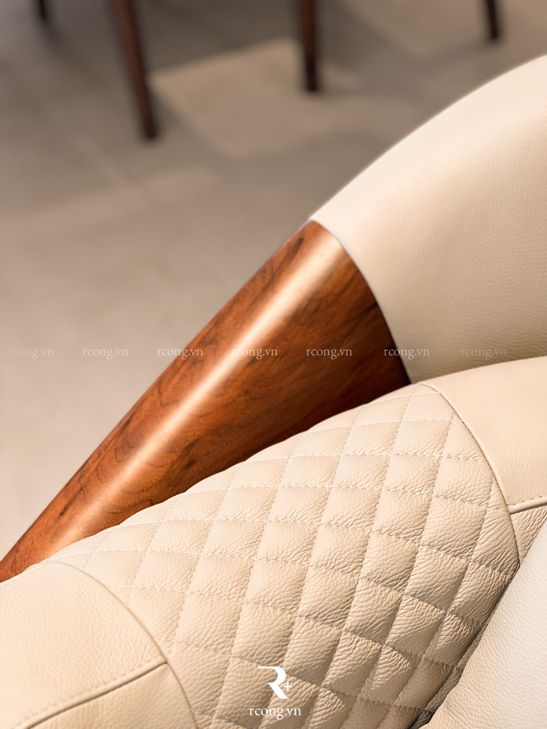 Showroom R Cộng – Chi Nhánh Sài Gòn