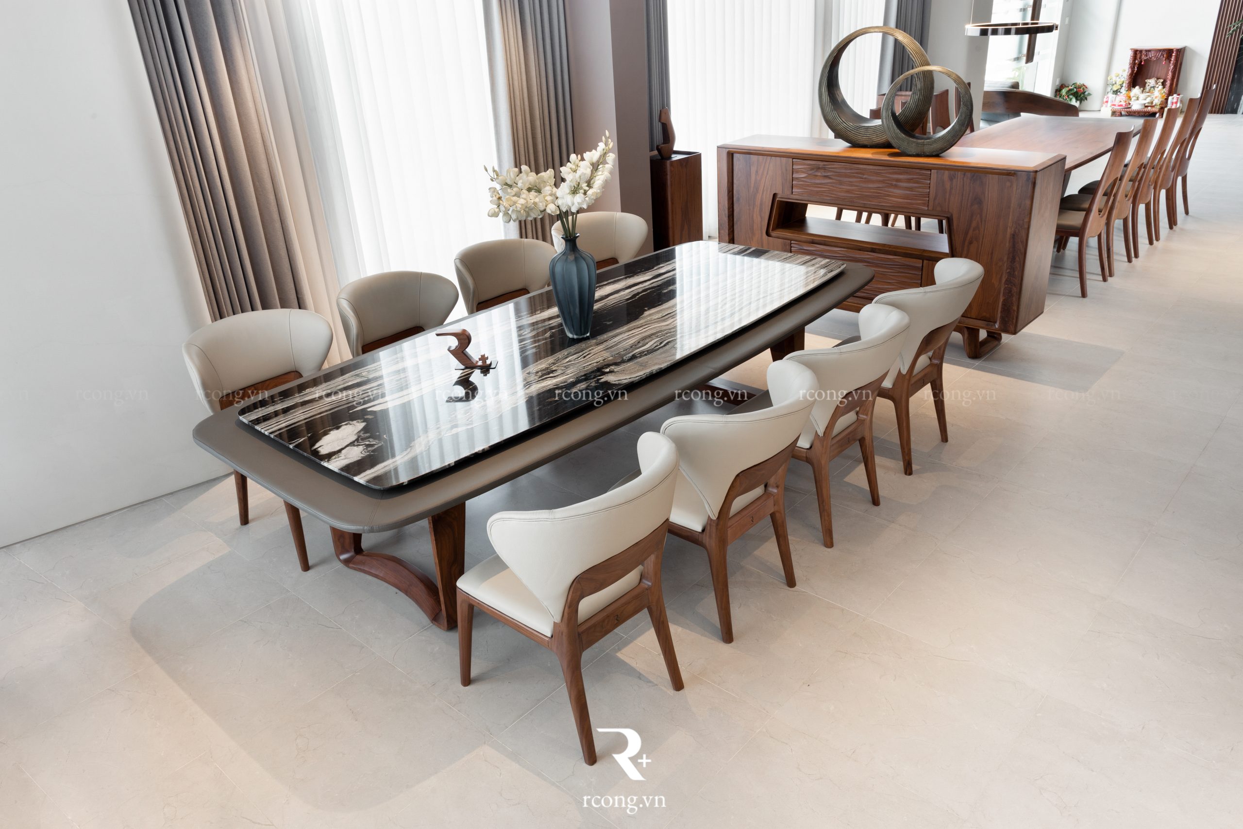 Showroom R Cộng – Chi Nhánh Sài Gòn