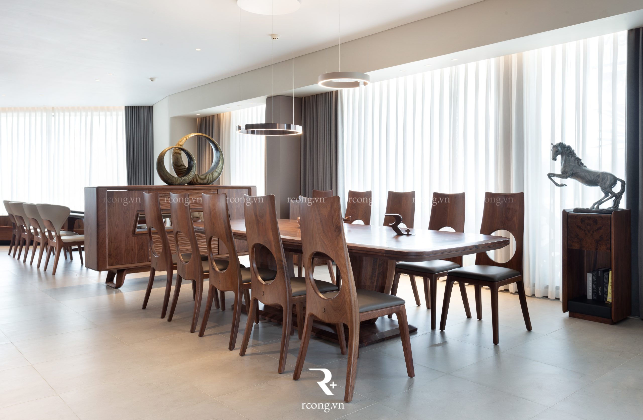 Showroom R Cộng – Chi Nhánh Sài Gòn