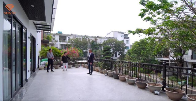 Căn biệt thự 500m2 giữa Ecopark thơ mộng nhưng chỉ có 1 người ở, gia chủ có 6/7 người con cùng xây nhà quây quần bên mẹ - Ảnh 14. Căn biệt thự 500m2 giữa Ecopark thơ mộng nhưng chỉ có 1 người ở, gia chủ có 6/7 người con cùng xây nhà quây quần bên mẹ - Ảnh 14.