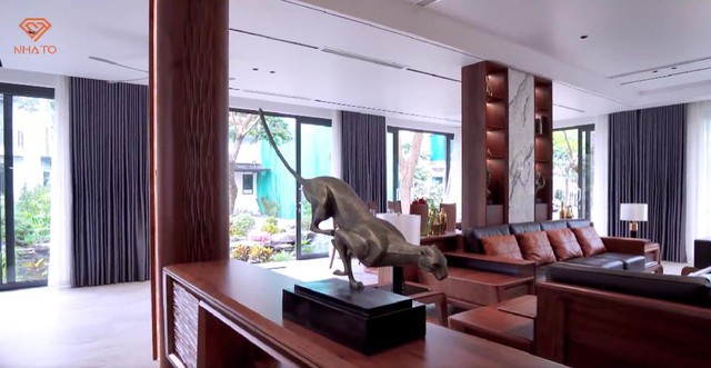 Căn biệt thự 500m2 giữa Ecopark thơ mộng nhưng chỉ có 1 người ở, gia chủ có 6/7 người con cùng xây nhà quây quần bên mẹ - Ảnh 15. Căn biệt thự 500m2 giữa Ecopark thơ mộng nhưng chỉ có 1 người ở, gia chủ có 6/7 người con cùng xây nhà quây quần bên mẹ - Ảnh 15.