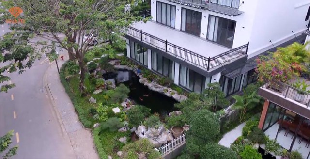 Căn biệt thự 500m2 giữa Ecopark thơ mộng nhưng chỉ có 1 người ở, gia chủ có 6/7 người con cùng xây nhà quây quần bên mẹ - Ảnh 4. Căn biệt thự 500m2 giữa Ecopark thơ mộng nhưng chỉ có 1 người ở, gia chủ có 6/7 người con cùng xây nhà quây quần bên mẹ - Ảnh 4.
